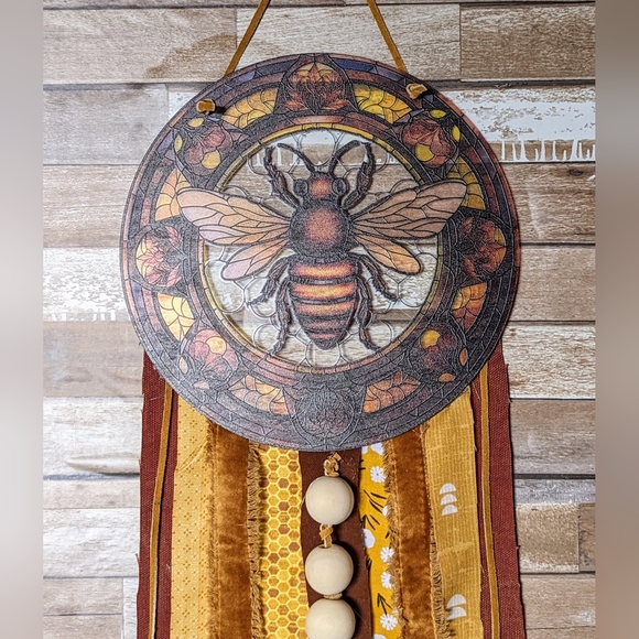 New Handcrafted Stained Glass Look Honey Bee With Mixed Fabric Wall Art - Picture 3 of 7